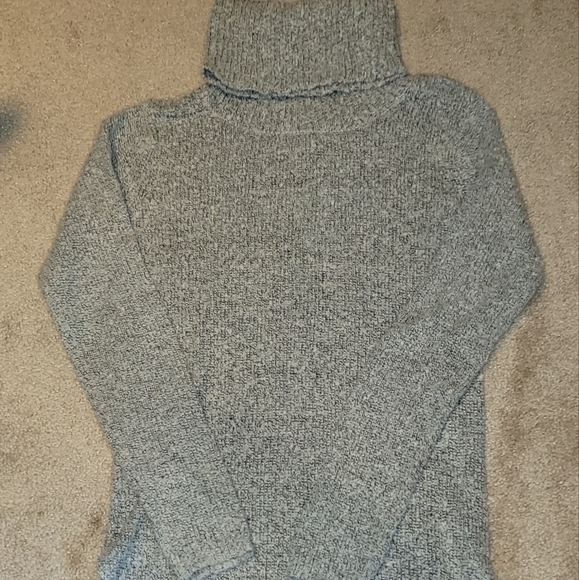 EUC cozy sweater - Picture 4 of 6
